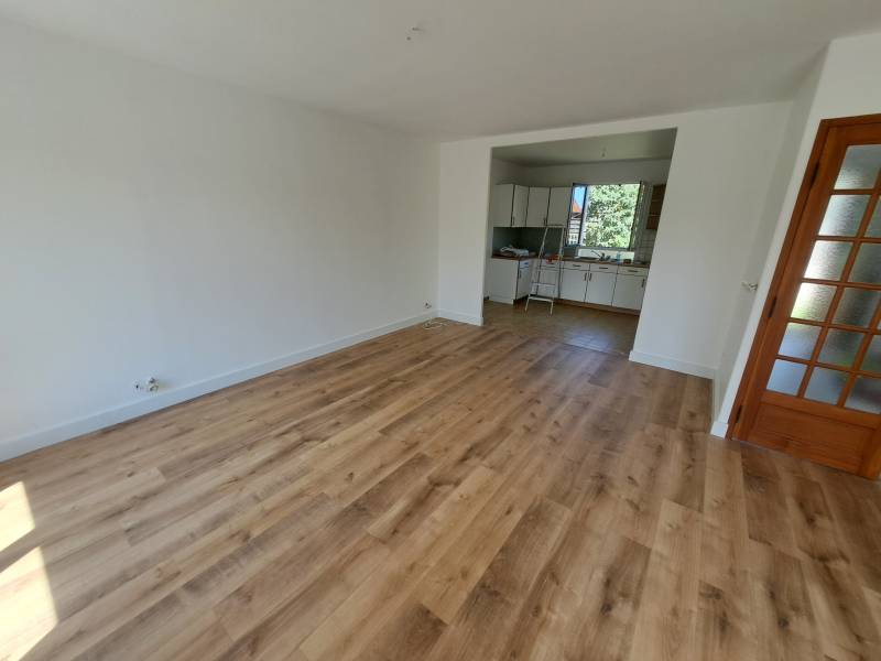 Pose d'un parquet stratifié dans une maison au HAVRE