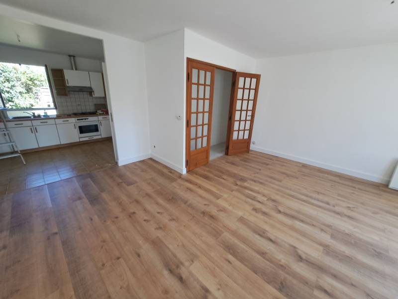 Pose d'un parquet stratifié dans une maison au HAVRE