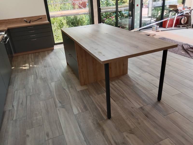 Pose d'une cuisine aménagée dans une maison à Epouville