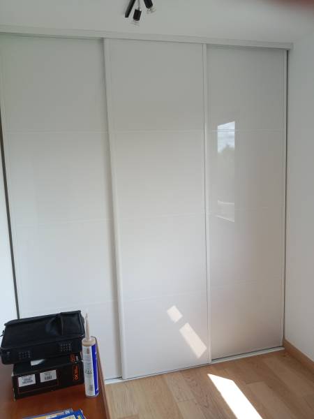 Pose de dressings avec portes coulissantes sur mesure à OCTEVILLE SUR MER