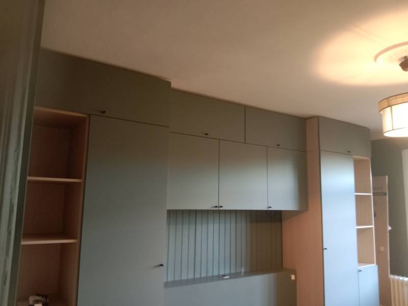 Conception d'une tête de lit dans une maison à Montivilliers