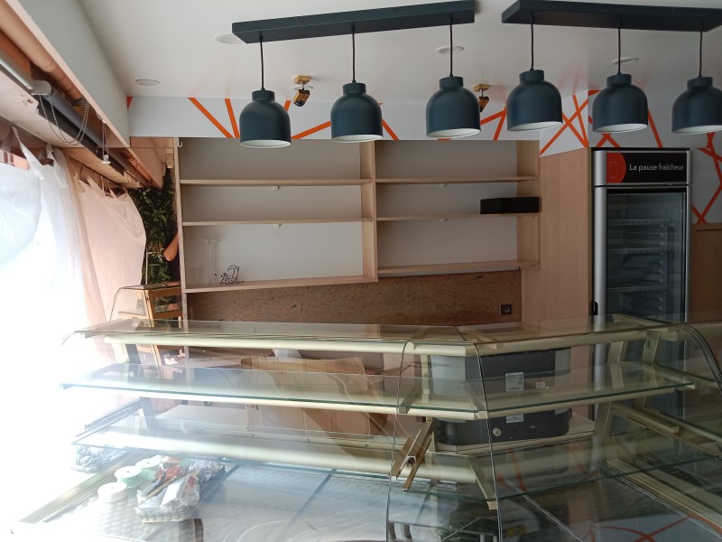 Rénovation d'une vitrine de boulangerie au Havre 76