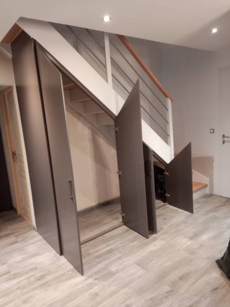 Aménagement sur mesure sous un escalier à LE HAVRE