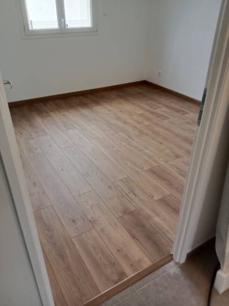 Pose d'un parquet stratifié dans une maison à Criquetot l'Esneval