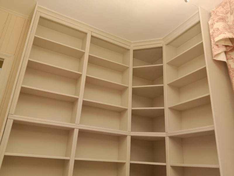 Conception d'une bibliothèque sur mesure à Etretat