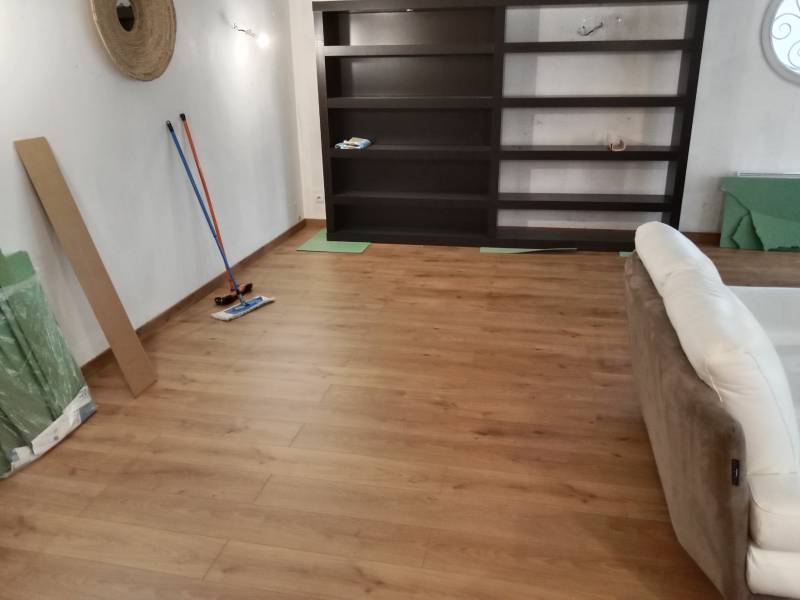 Pose d'un parquet stratifié dans une maison à Etretat