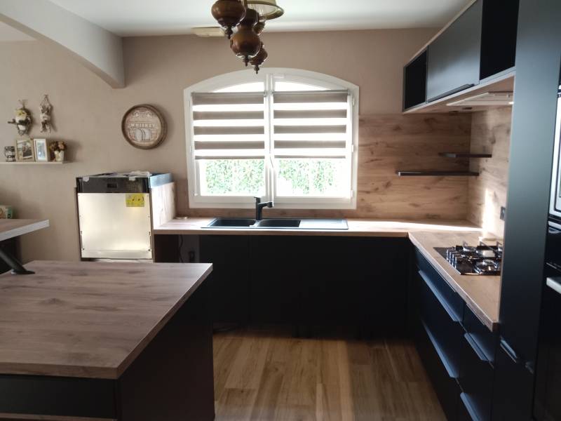 Pose d'une cuisine aménagée dans une maison à FECAMP