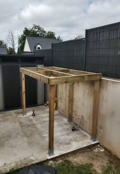 Conception et installation d'un abri à bois au Fontenay
